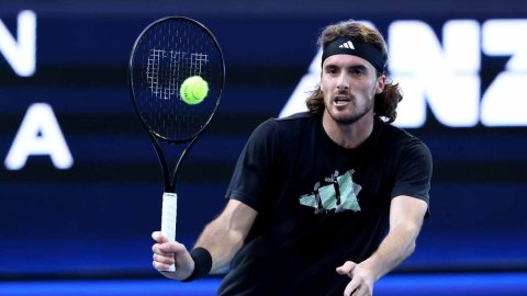 Tsitsipas reveals contemplating retirement during injury-hit 2025 season
