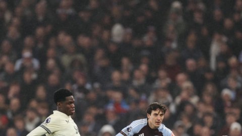 Villa misses chance to move second in Premier League; Wolves hold Newcastle