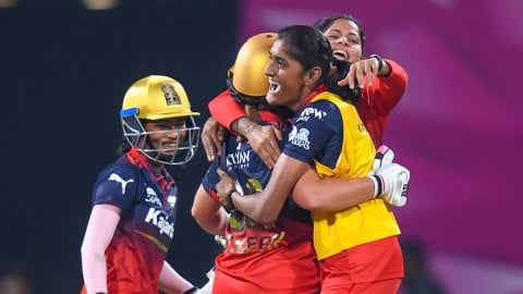 WPL 2026: De Klerk pulls off a heist as RCB steal thrilling three-wicket win over MI (ld)