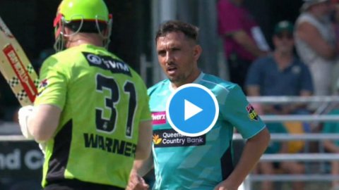 4 साल के बच्चे की तरह गेंदबाजी कर रहा है- David Warner ने पाकिस्तानी गेंदबाज Zaman Khan के गेंदबाजी 