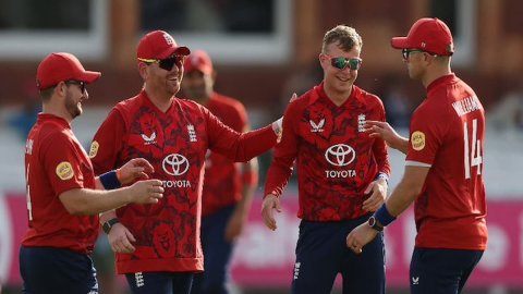 SL vs ENG: इंग्लैंड के बल्लेबाजों के सामने नहीं चली श्रीलंकाई गेंदबाजों की चाल, 6 विकेट से जीत दर्ज 