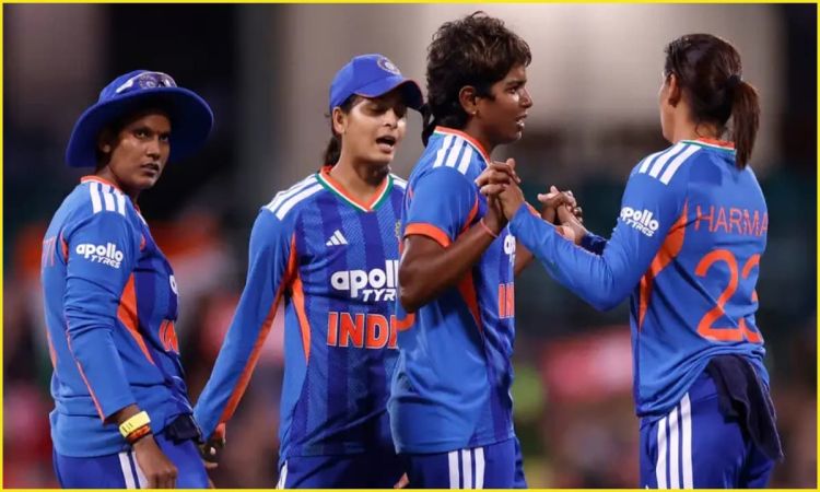 AU-W vs IN-W 1st T20: सोफी मोलिनेक्स की ऑस्ट्रेलियाई टीम 18 ओवर में हुई ऑल आउट, India को मिला 134 रनों का लक्ष्य 