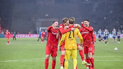 Freiburg advance to German Cup semis after shootout drama