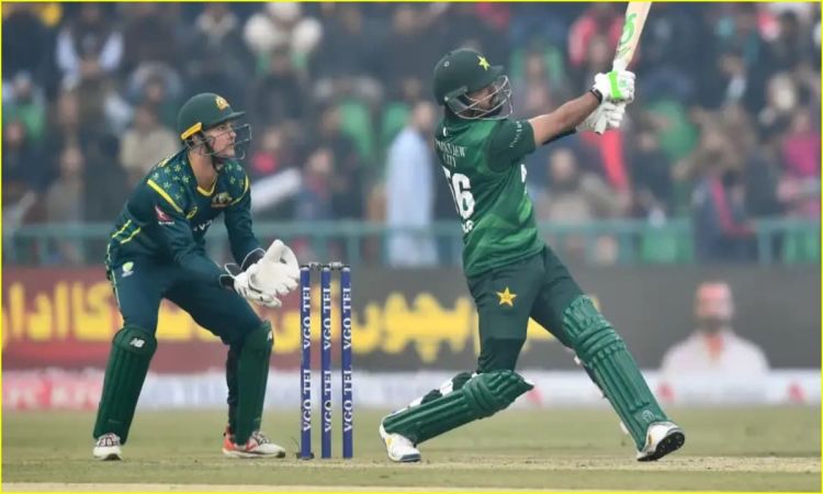 PAK vs AUS 3rd T20: बाबर आज़म और सैम अयूब ने ठोका अर्धशतक, पाकिस्तान ने ऑस्ट्रेलिया को दिया 208 रनों का लक्ष्य