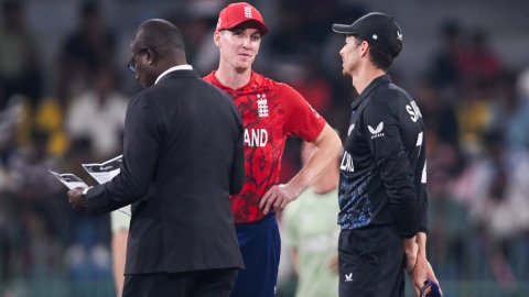 T20 WC: Unchanged New Zealand elect to bat against England in must-win clash