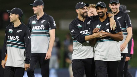 NZ vs SA: न्यूजीलैंड को बड़ा झटका, साउथ अफ्रीका के खिलाफ T20I सीरीज से बाहर हुआ धाकड़ गेंदबाज