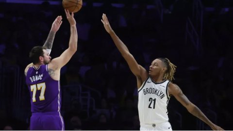 Late surge lifts Thunder, Celtics rally to down Hawks