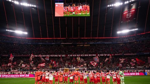 Bayern cruises past Monchengladbach despite heavy rotation