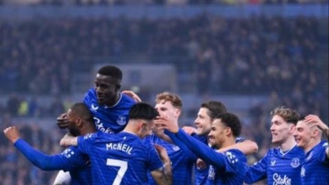 Brighton beat Liverpool as Everton piles misery on Chelsea in Premier League
