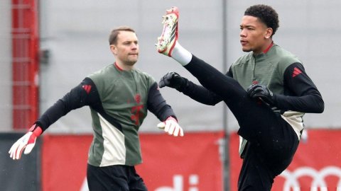 Champions League: Bayern look to 16-year-old Prescott to ease goalkeeper shortage