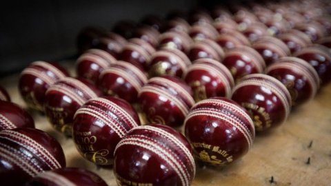 English cricket faces a potential shortfall of Dukes balls amid Gulf shipping disruption