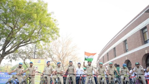 Forest Guards lead ‘Guardians of Nature’ Fit India Sundays on Cycle event in Delhi