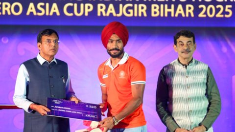 हॉकी इंडिया पुरस्कार: नवनीत, हार्दिक बने 'प्लेयर ऑफ द ईयर', जफर इकबाल को मिला 'लाइफटाइम अचीवमेंट अवा