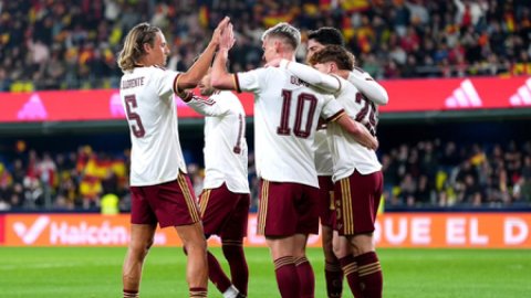 स्पेन ने सर्बिया को 3-0 से हराया, ओयार्जाबेल ने दागे 2 गोल