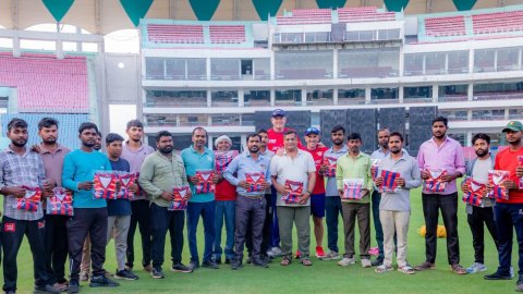 IPL 2026: Langer, Moody present LSG jerseys to groundsmen at Ekana