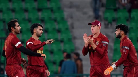 Labuschagne baffled as jersey dye turns white ball pink in PSL opener