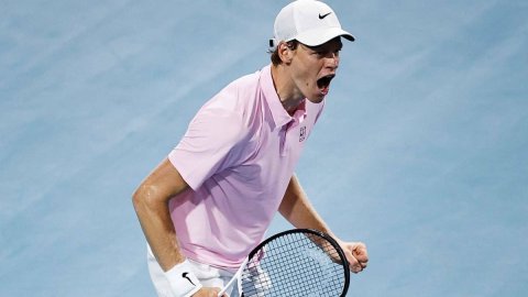 Miami Open: Sinner storms into final with dominant win over Zverev