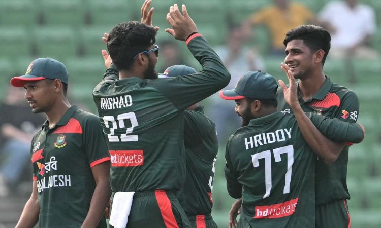 Pakistan Cricket Team all out for 114 runs in 1st ODI vs Bangladesh 