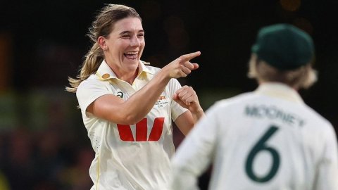 Pink-ball Test: Sutherland, Hamilton help Australia seize upper hand against India (ld)