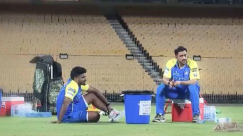 VIDEO: धोनी से बात करते नजर आए संजू सैमसन, जमकर वायरल हो रहा है वीडियो