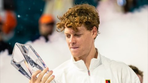 Sinner wins Miami Open, becomes first man since Federer to complete Sunshine Double