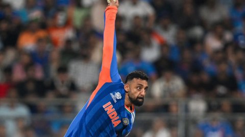 T20 WC: Chakravarthy not vulnerable, don’t see India getting Kuldeep ahead of him, says Doull