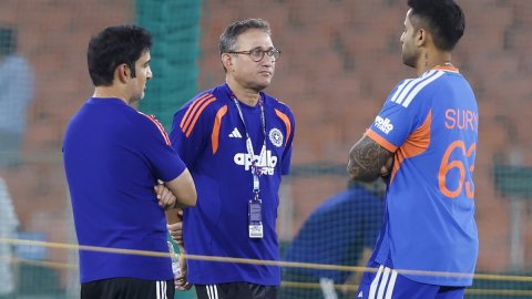 T20 WC: Nothing to worry about Varun's form, the rest are there to cover, says SKY ahead of final