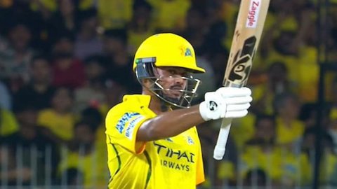IPL 2026: Ayush Mhatre ने तोड़ डाला Suresh Raina का रिकॉर्ड, 18 साल की उम्र में रचा बड़ा इतिहास