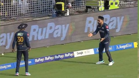 VIDEO: राशिद खान और मानव सुथार से हो गई भारी मिस्टेक! पहले आप के चक्कर में छोड़ बैठे आसान कैच