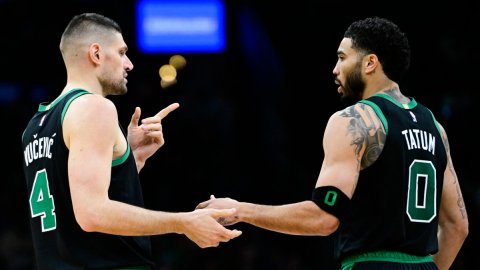 Celtics Beat Raptors as Tatum, Brown Shine; Stephen Curry Set for NBA Return
