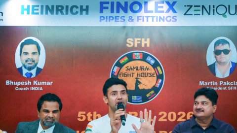 Ahead of their bout, Florian looked aggressive while Sangram calm during face-off