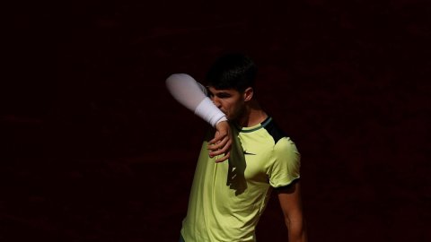 Alcaraz awaits key wrist tests ahead of French Open, says ‘need to recover really well’