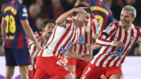Atletico beat 10-man Barca in Champions League QF first leg