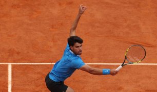 Barcelona Open: Alcaraz advances in opener, Musetti and De Minaur progress