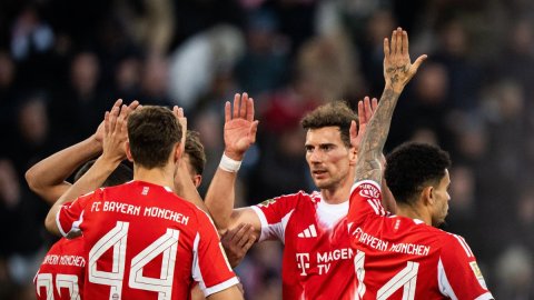 Bayern break Bundesliga goals record in win 5-0 over St. Pauli