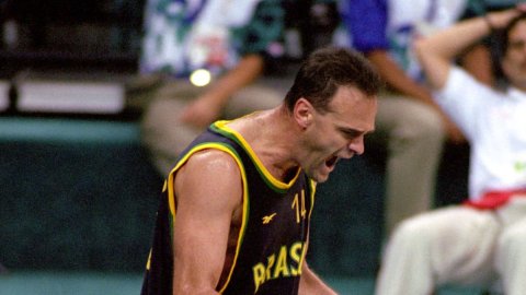 Brazil basketball great Oscar Schmidt dies at 68