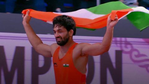 CISF fraternity congratulates HC Abhimanyu on winning gold in Asian Wrestling Championship