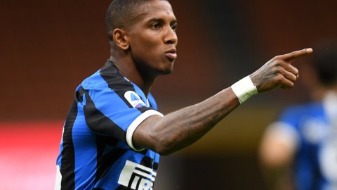 Football: Former England star Ashley Young announces retirement at end of season