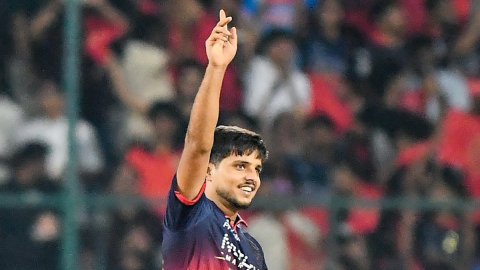 IPL 2026: महज 24 रन देकर 4 विकेट, रसिख सलाम डार के नाम दर्ज हुई ये उपलब्धि