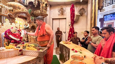 Mumbai: Gautam Gambhir Visits Siddhivinayak Temple Ahead of World Cup