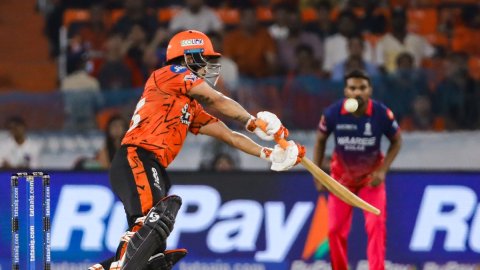 IPL 2026: शतक चूके कप्तान ईशान, एसआरएच ने आरआर को दिया 217 रन का टारगेट