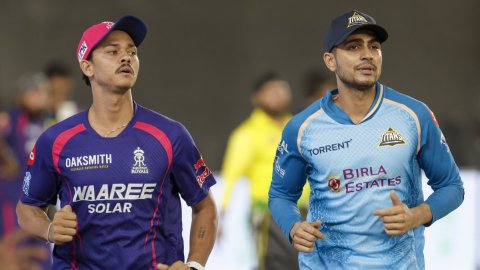 IPL 2026: डीसी ने टॉस जीतकर गेंदबाजी चुनी, जीटी की टीम में कप्तान गिल की वापसी