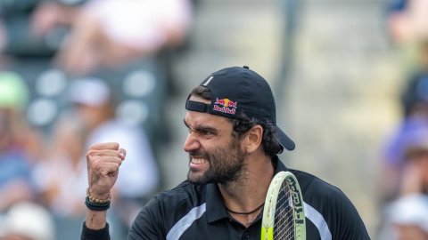 मोंटे कार्लो मास्टर्स: बेरेटिनी ने मेदवेदेव को शिकस्त देकर बनाई तीसरे दौर में जगह