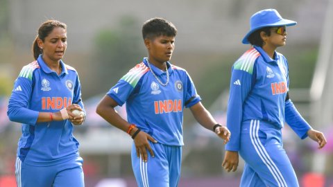 India hand a debut to Anushka, Kranti included as unchanged SA elect to bowl first