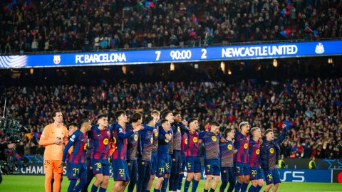 La Liga: Barcelona one step away from glory, Madrid under pressure