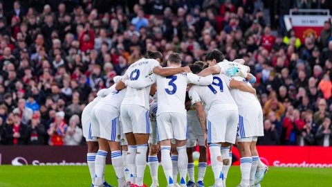 Leeds stun 10-man Man Utd to secure first league victory at Old Trafford since 1981