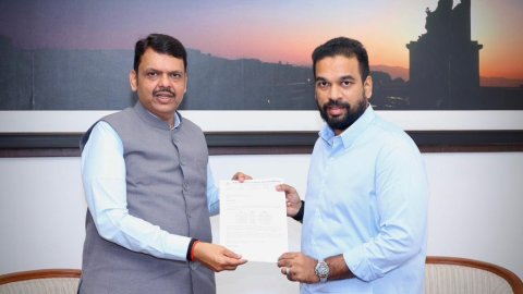 MCA chief Ajinkya Naik meets Maha CM Fadnavis over proposed 1-lakh capacity stadium in MMR