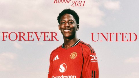 Midfielder Kobbie Mainoo signs new Manchester United deal until 2031