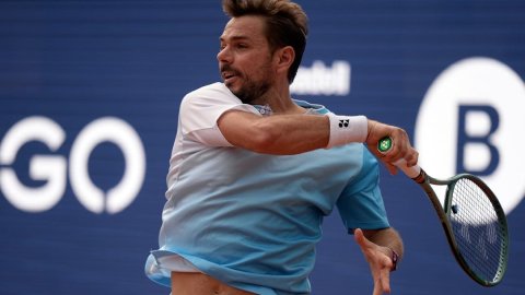 Norrie escapes late drama as Wawrinka says goodbye to Barcelona