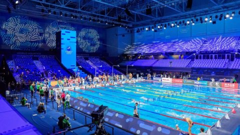 Russia, Belarus swimmers cleared to compete with flags, anthems as World Aquatics lifts ban